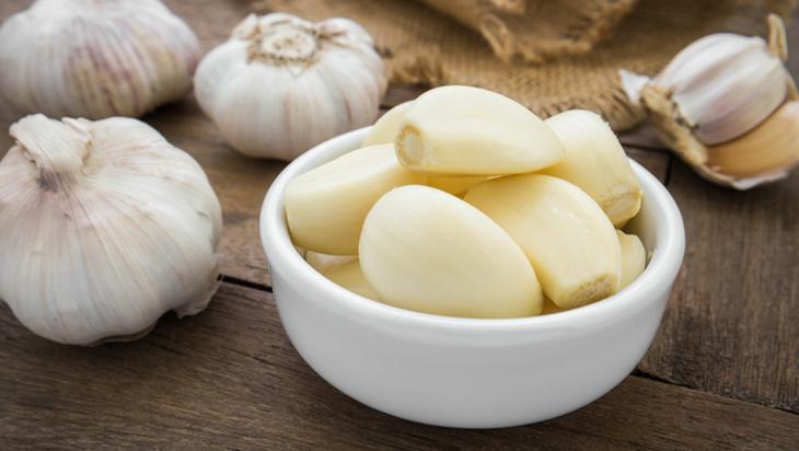 Sivilceleri Hızla Kurutuyor mu? Sarımsak ve Bal Karışımı Gerçekten İşe Yarıyor mu