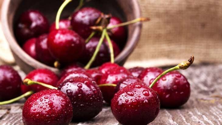 Kilolarınıza Veda Edin! Kirazla Vücudunuzu Toksinlerden Arındırın